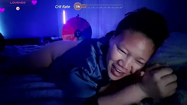 Snapshot of Milfshakecafe chatting on 03/19/25, 02:02 Milfshakecafe online show from 03/19/25, 02:02