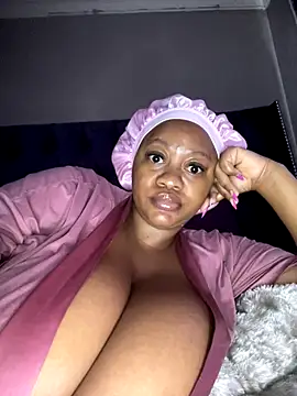 Chubbykarisma27 online show from 12/05/25, 03:38