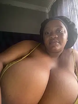 Chubbykarisma27 online show from 04/12/26, 11:02