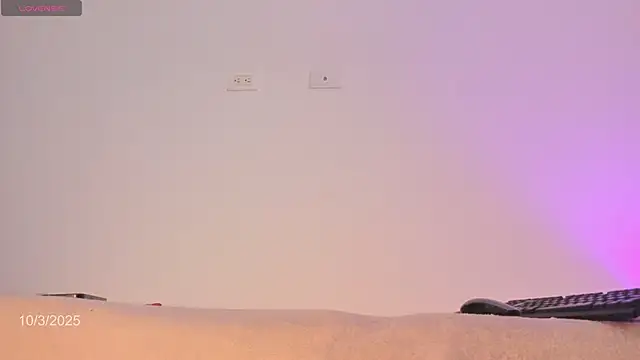 Snapshot of Angel_camm chatting on 10/04/25, 02:57 Angel camm online show from 10/04/25, 02:57