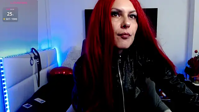 Snapshot of EvelynQueenn chatting on 03/12/25, 05:24 EvelynQueenn online show from 03/12/25, 05:24