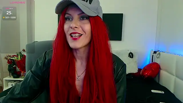 Snapshot of EvelynQueenn chatting on 03/14/25, 04:10 EvelynQueenn online show from 03/14/25, 04:10