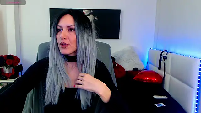 Snapshot of EvelynQueenn chatting on 02/28/25, 06:32 EvelynQueenn online show from 02/28/25, 06:32