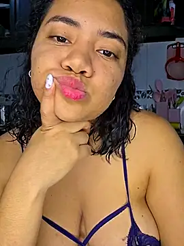 Watagatapitusberry1 online show from 12/18/25, 11:52