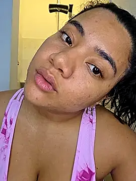 Watagatapitusberry1 online show from 11/05/25, 02:03