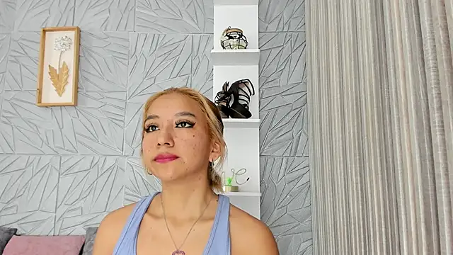 agatadelphine online show from 10/23/25, 01:10