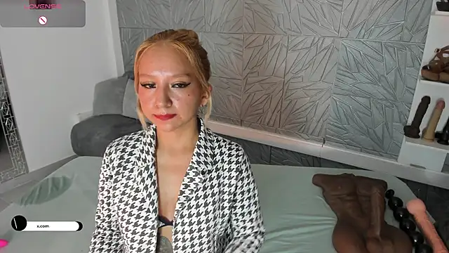 agatadelphine online show from 06/24/26, 12:37
