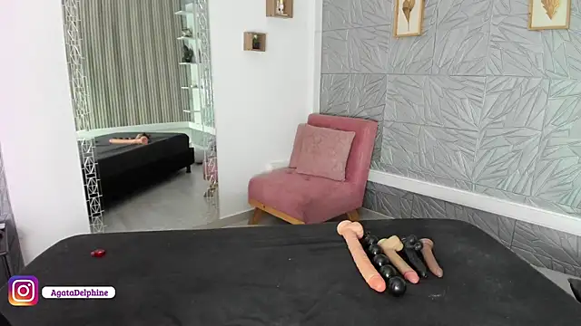 agatadelphine online show from 02/13/26, 01:22