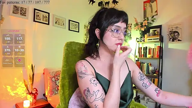 Conlosmichis online show from 12/17/25, 11:10