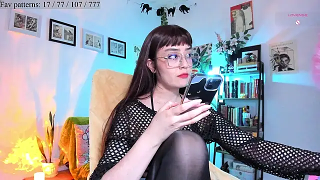 Conlosmichis online show from 12/16/25, 12:04