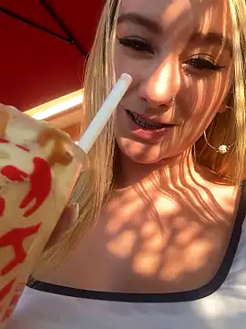 Snapshot of MaryDeniro chatting on 10/28/25, 09:36 MaryDeniro online show from 10/28/25, 09:36