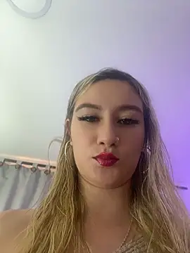 Snapshot of MaryDeniro chatting on 05/07/26, 05:16 MaryDeniro online show from 05/07/26, 05:16