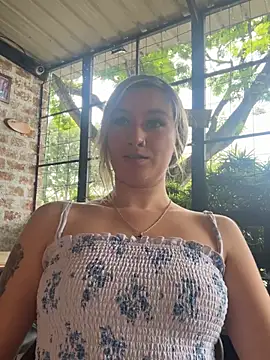 Snapshot of MaryDeniro chatting on 05/14/26, 03:31 MaryDeniro online show from 05/14/26, 03:31