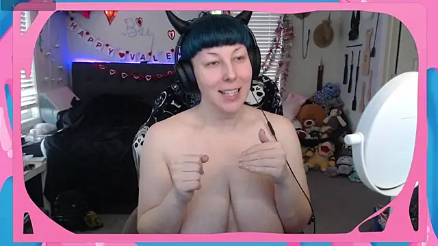 Snapshot of CirqueNoirBlu chatting on 02/06/26, 10:50 CirqueNoirBlu online show from 02/06/26, 10:50