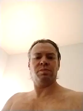 Snapshot of JamesIII1984 chatting on 04/08/26, 03:19 JamesIII1984 online show from 04/08/26, 03:19