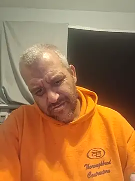 Snapshot of silkstroker6981 chatting on 11/10/25, 11:10 silkstroker6981 online show from 11/10/25, 11:10