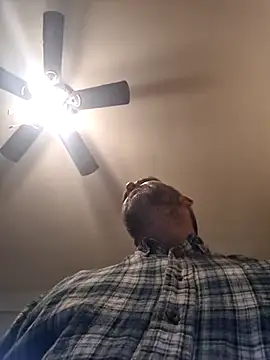 Snapshot of silkstroker6981 chatting on 01/18/26, 11:19 silkstroker6981 online show from 01/18/26, 11:19