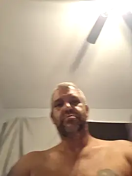 Snapshot of silkstroker6981 chatting on 09/20/25, 12:59 silkstroker6981 online show from 09/20/25, 12:59