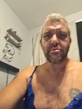 Snapshot of silkstroker6981 chatting on 09/26/25, 12:17 silkstroker6981 online show from 09/26/25, 12:17