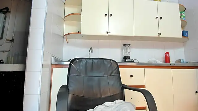 Snapshot of SofiAndNicol chatting on 03/02/26, 11:06 SofiAndNicol online show from 03/02/26, 11:06