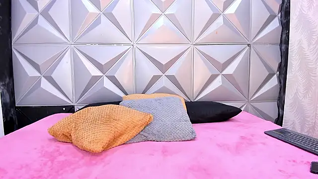 SofiAndNicol online show from 03/05/26, 11:07