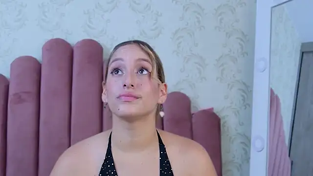 Agnescruzz online show from 10/24/25, 04:28