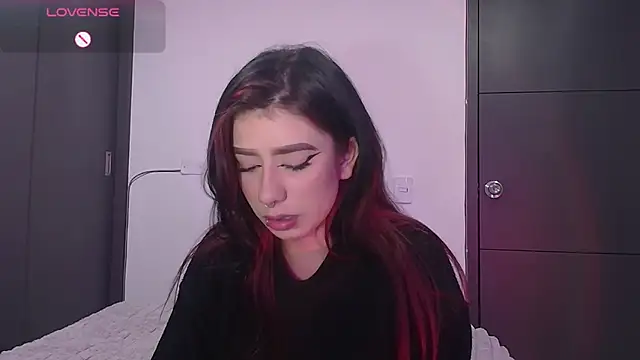 Snapshot of Your_rosalie chatting on 09/11/25, 02:44 Your rosalie online show from 09/11/25, 02:44