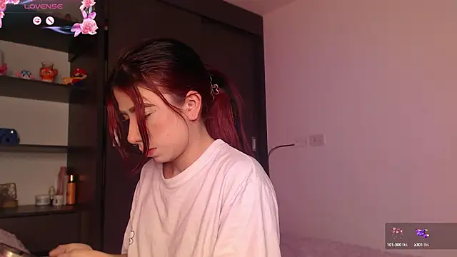 Snapshot of Your_rosalie chatting on 09/25/25, 03:56 Your rosalie online show from 09/25/25, 03:56