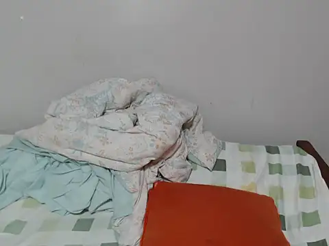 Snapshot of belinda_waridi chatting on 12/13/25, 11:33 belinda waridi online show from 12/13/25, 11:33