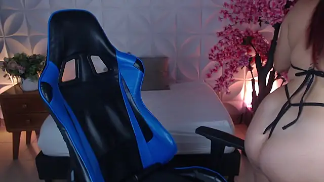 lizowenn  online show from 02/16/26, 10:29