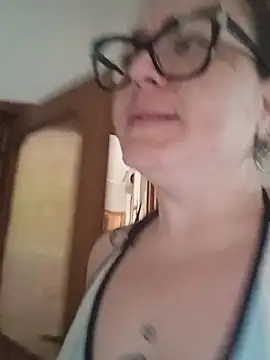 Snapshot of peachgirlmartyna chatting on 07/18/26, 01:30 peachgirlmartyna online show from 07/18/26, 01:30