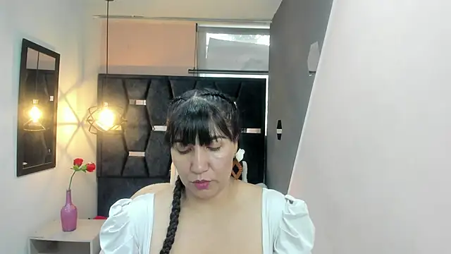 GiaFox  online show from 12/22/25, 02:06