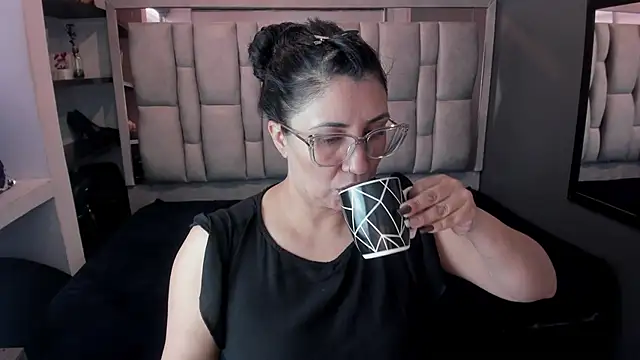 GiaFox  online show from 10/06/25, 07:36