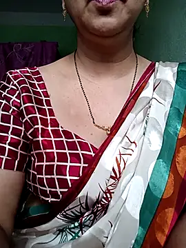 Snapshot of Rosy-B chatting on 03/21/25, 12:51 Rosy-B online show from 03/21/25, 12:51