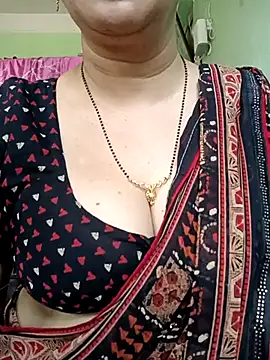 Snapshot of Rosy-B chatting on 03/19/25, 09:38 Rosy-B online show from 03/19/25, 09:38