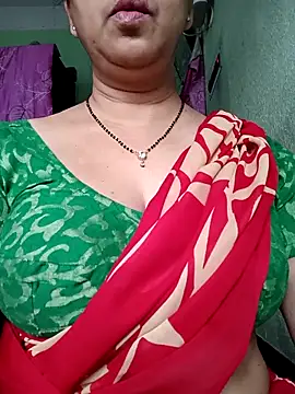 Snapshot of Rosy-B chatting on 10/17/25, 12:36 Rosy-B online show from 10/17/25, 12:36