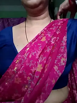 Snapshot of Rosy-B chatting on 03/17/25, 12:32 Rosy-B online show from 03/17/25, 12:32