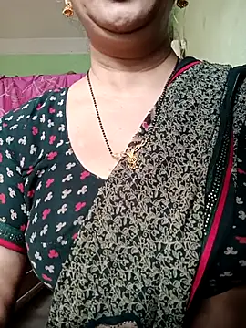 Snapshot of Rosy-B chatting on 09/28/25, 12:28 Rosy-B online show from 09/28/25, 12:28