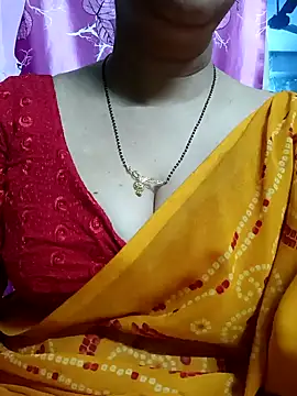 Snapshot of Rosy-B chatting on 02/22/25, 12:27 Rosy-B online show from 02/22/25, 12:27