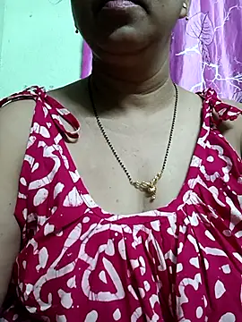 Snapshot of Rosy-B chatting on 09/11/25, 09:15 Rosy-B online show from 09/11/25, 09:15