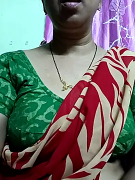 Snapshot of Rosy-B chatting on 09/12/25, 09:25 Rosy-B online show from 09/12/25, 09:25