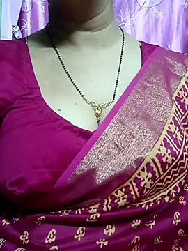 Snapshot of Rosy-B chatting on 02/21/25, 12:16 Rosy-B online show from 02/21/25, 12:16