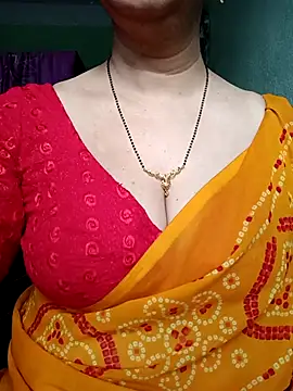 Snapshot of Rosy-B chatting on 03/09/25, 01:14 Rosy-B online show from 03/09/25, 01:14