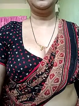 Snapshot of Rosy-B chatting on 03/11/25, 09:56 Rosy-B online show from 03/11/25, 09:56