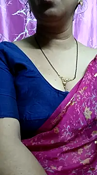 Snapshot of Rosy-B chatting on 02/25/25, 12:36 Rosy-B online show from 02/25/25, 12:36