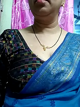 Snapshot of Rosy-B chatting on 02/20/25, 12:30 Rosy-B online show from 02/20/25, 12:30