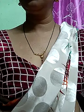 Snapshot of Rosy-B chatting on 09/25/25, 09:54 Rosy-B online show from 09/25/25, 09:54