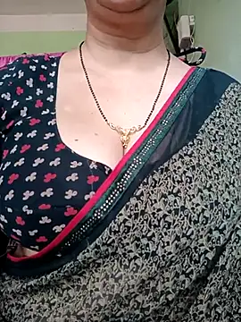 Snapshot of Rosy-B chatting on 03/02/25, 09:32 Rosy-B online show from 03/02/25, 09:32