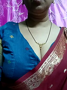 Snapshot of Rosy-B chatting on 03/02/25, 06:24 Rosy-B online show from 03/02/25, 06:24