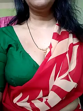 Snapshot of Rosy-B chatting on 03/12/25, 09:55 Rosy-B online show from 03/12/25, 09:55